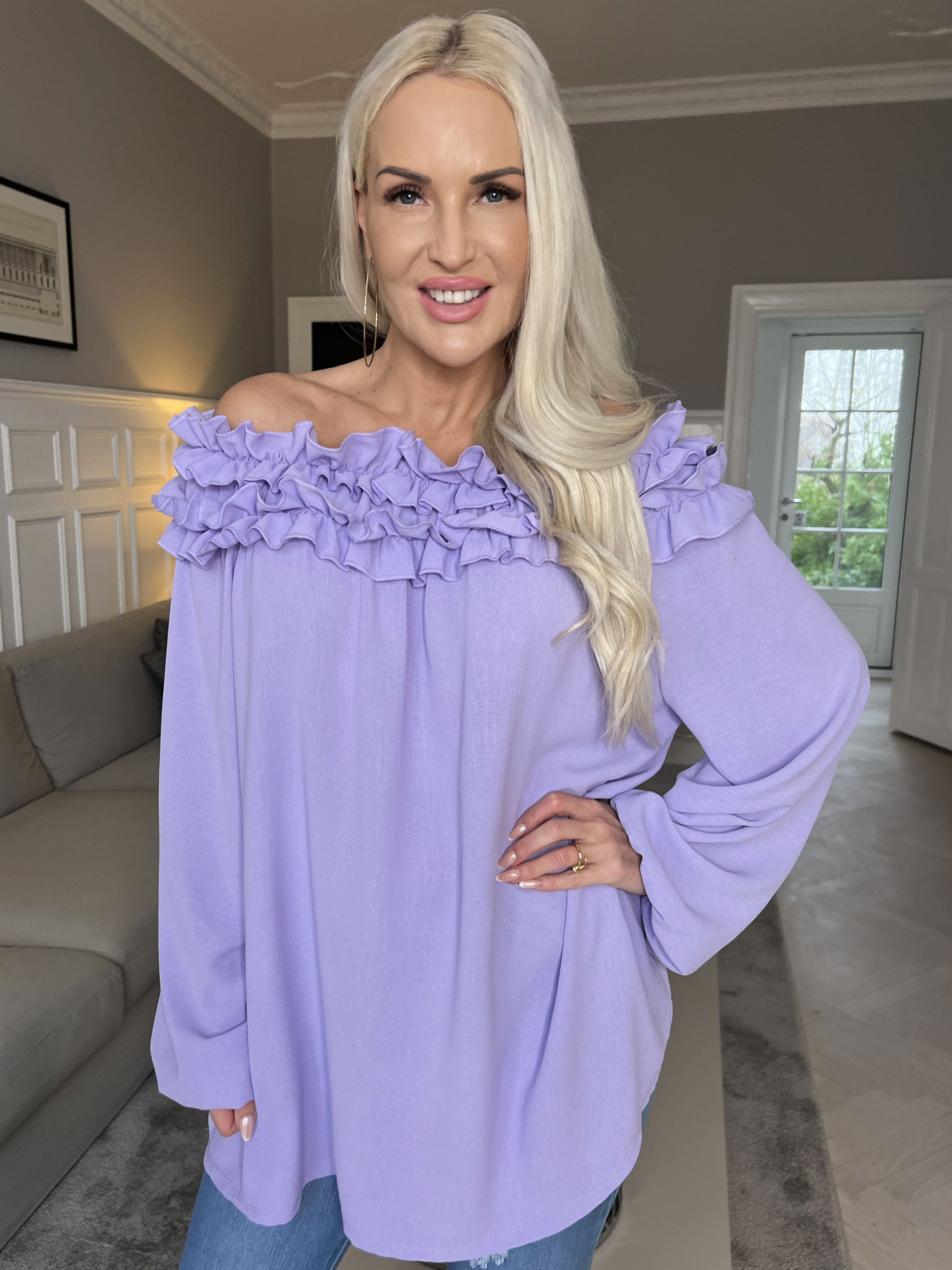 Chili - Fineste tunika bluse med flæser i udskæringen